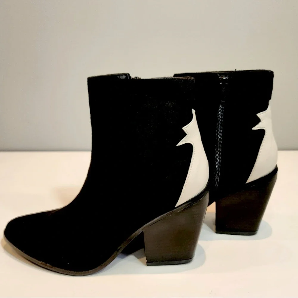 Dolls Kill Velvet Star Sighting Boots Sz. 7.5 NWT *RARE/SOLD OUT* - Picture 4 of 9